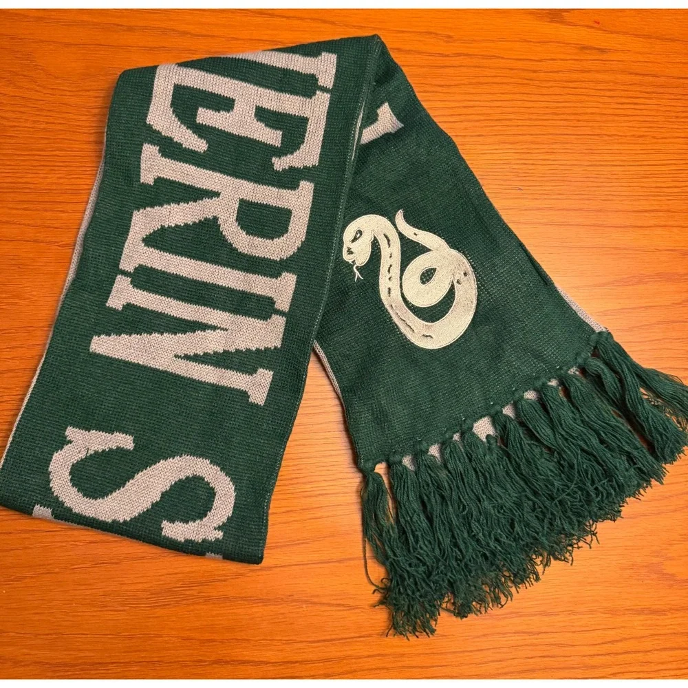 Universal Studios Harry Potter Slytherin Reversible Knit Scarf Snake Green Gray